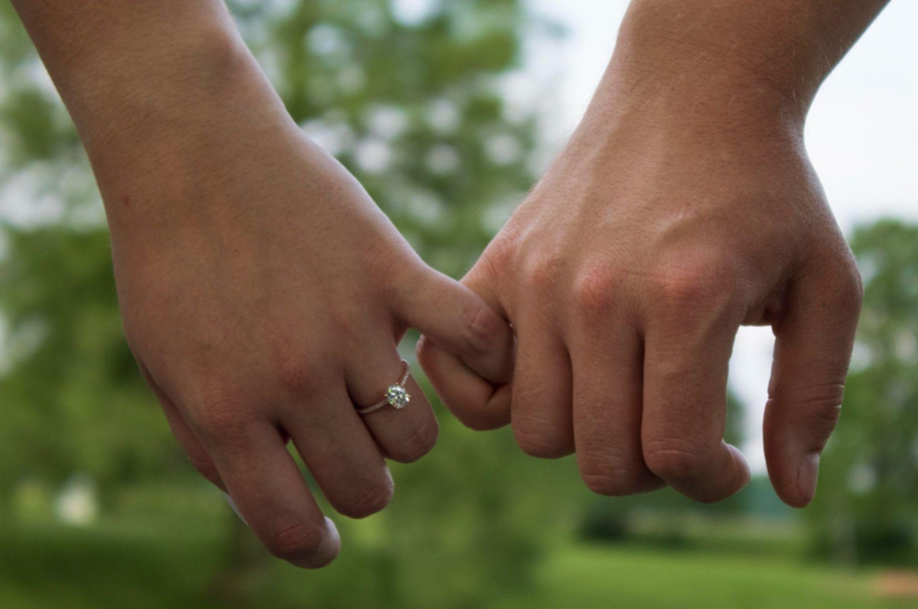 what-does-a-promise-ring-symbolise