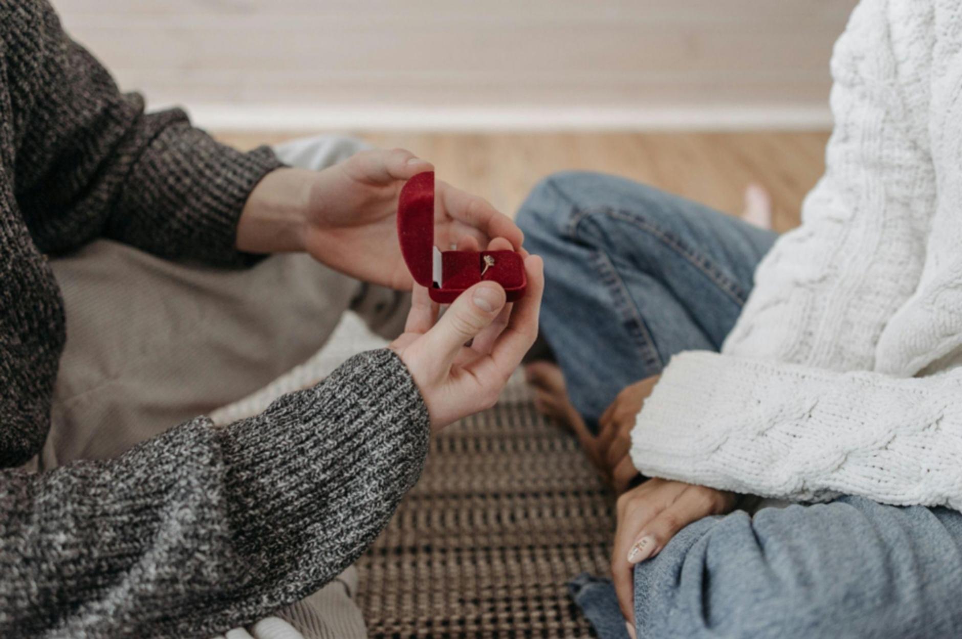 how-to-give-a-promise-ring