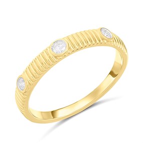 9ct Gold Ribbed Diamond Three Stone Band Ring - D5936