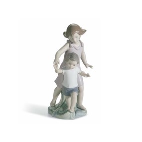 Lladro 01008214 Let Me Help You - X9407